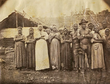 Mujeres de la misión de María Cristina, en 1893.